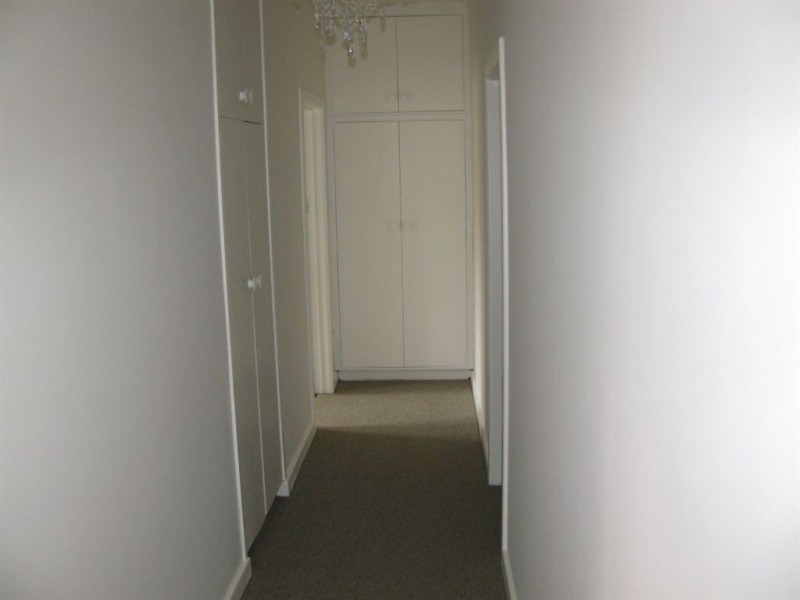 8 Selkirk Avenue, Clearview SA 5085