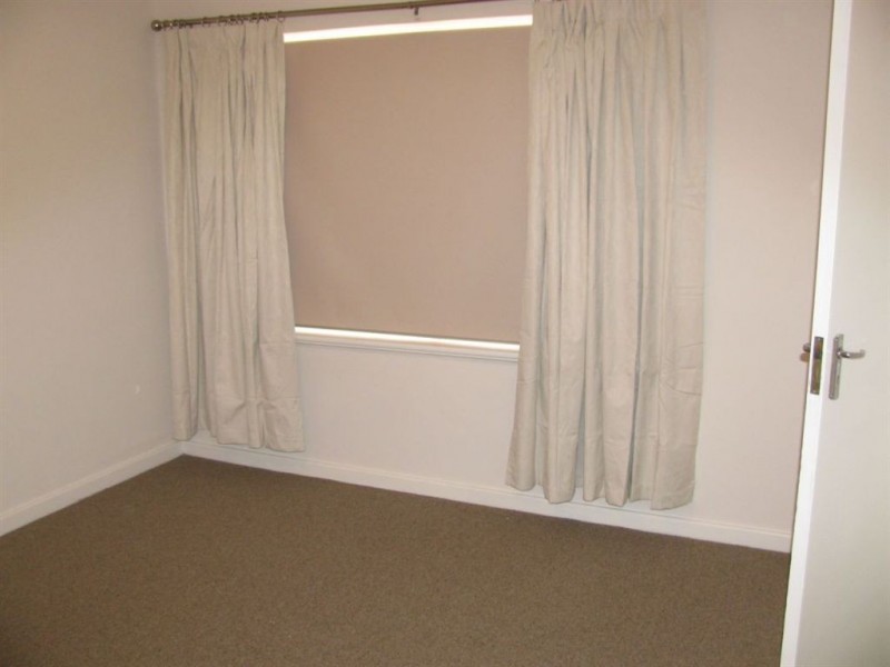 8 Selkirk Avenue, Clearview SA 5085