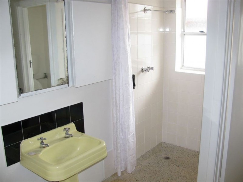 8 Selkirk Avenue, Clearview SA 5085