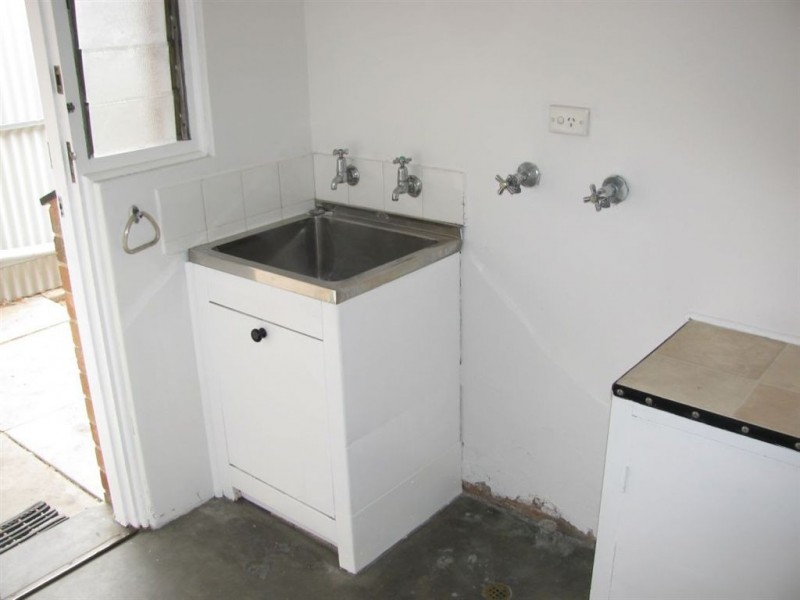 8 Selkirk Avenue, Clearview SA 5085