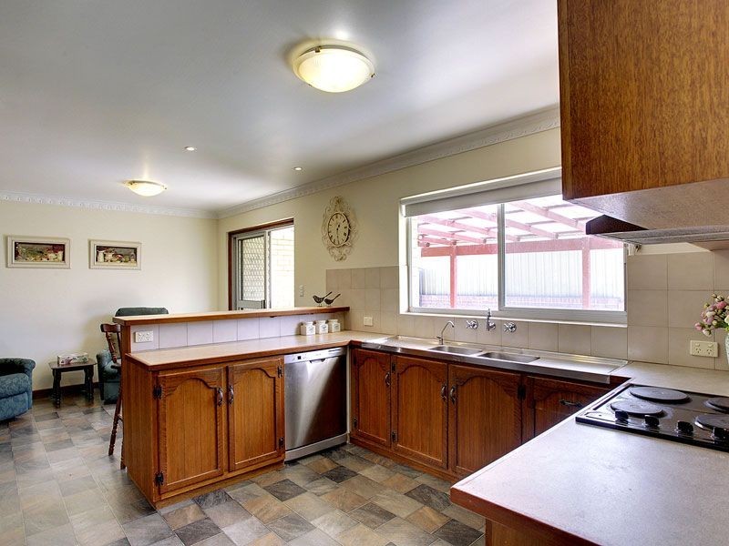 1 Fae Court, Paradise SA 5075