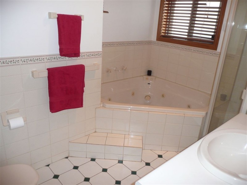 2 St James Place, Oakden SA 5086