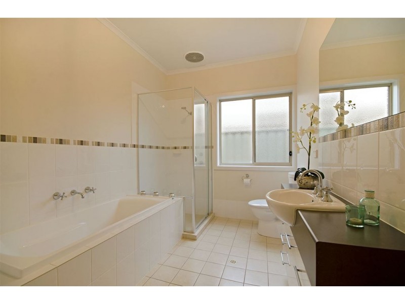 241A Lyons Road, Dernancourt SA 5075