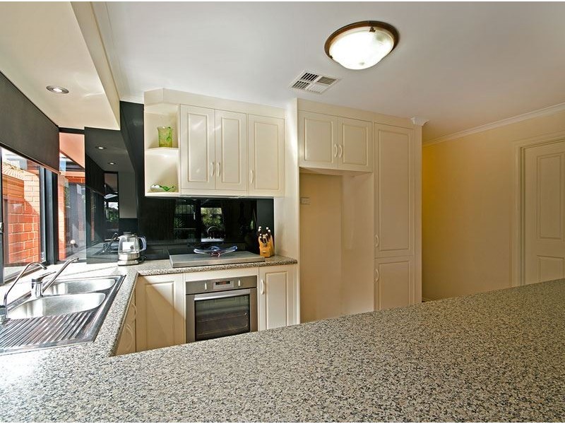 16 Hilltop Drive, Oakden SA 5086