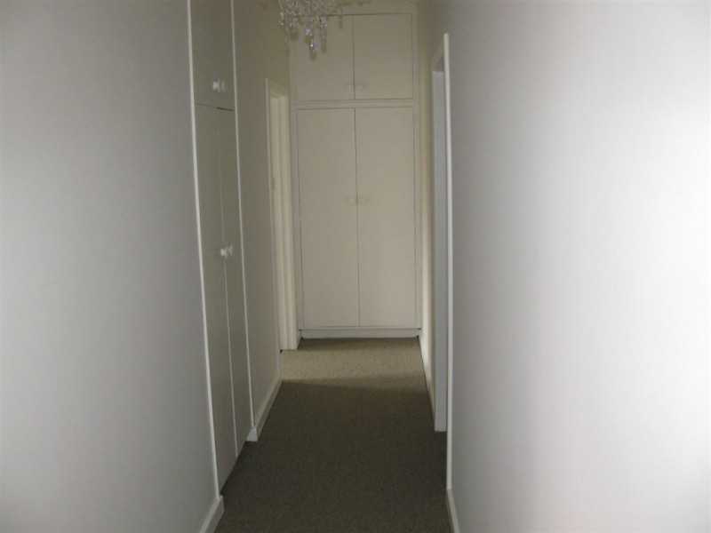 8 Selkirk Avenue, Clearview SA 5085