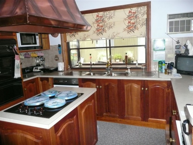 24 Avenue Road, Paradise SA 5075