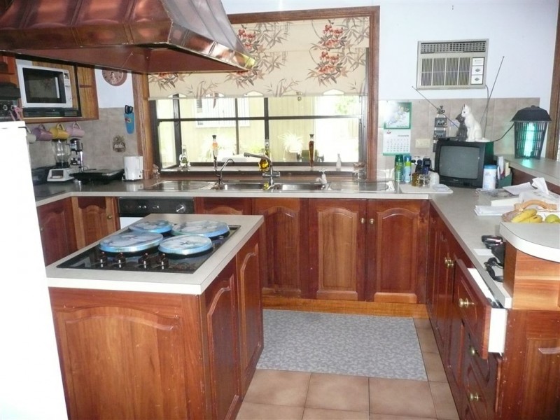 24 Avenue Road, Paradise SA 5075