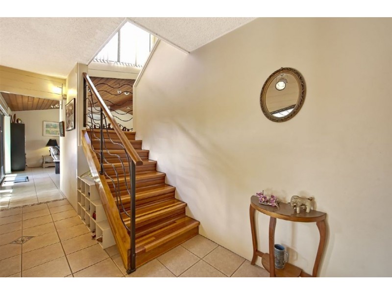 13 Beverley Crescent, Broadbeach Waters QLD 4218