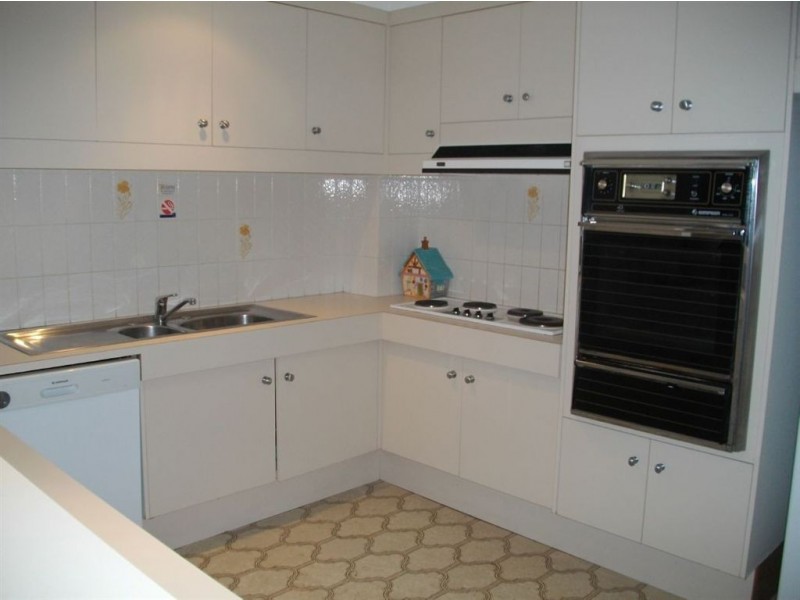 20 & 33/24 Hamilton Avenue, Surfers Paradise QLD 4217