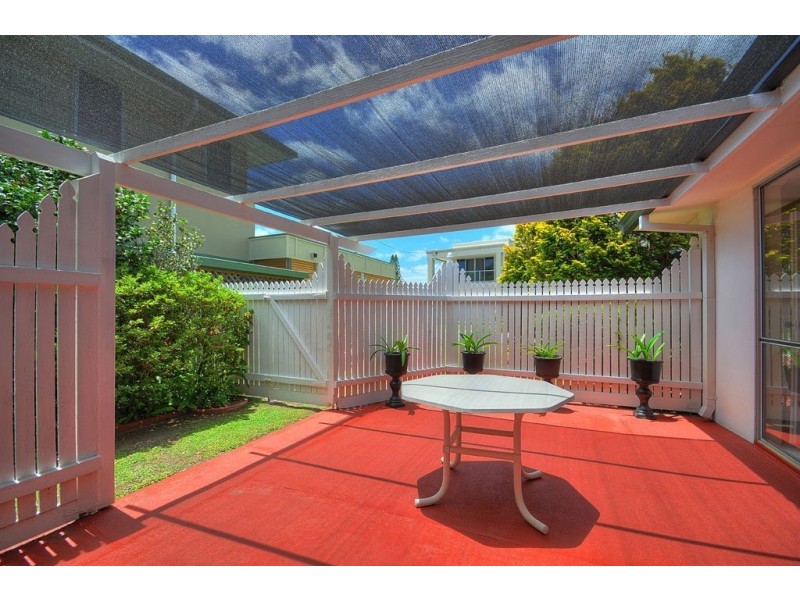 6 Mascala Parade, Mermaid Waters QLD 4218