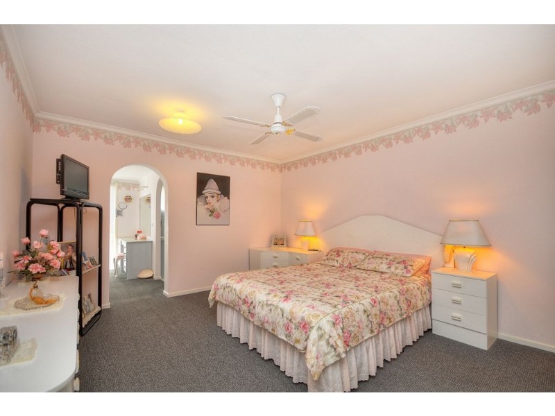 6 Mascala Parade, Mermaid Waters QLD 4218