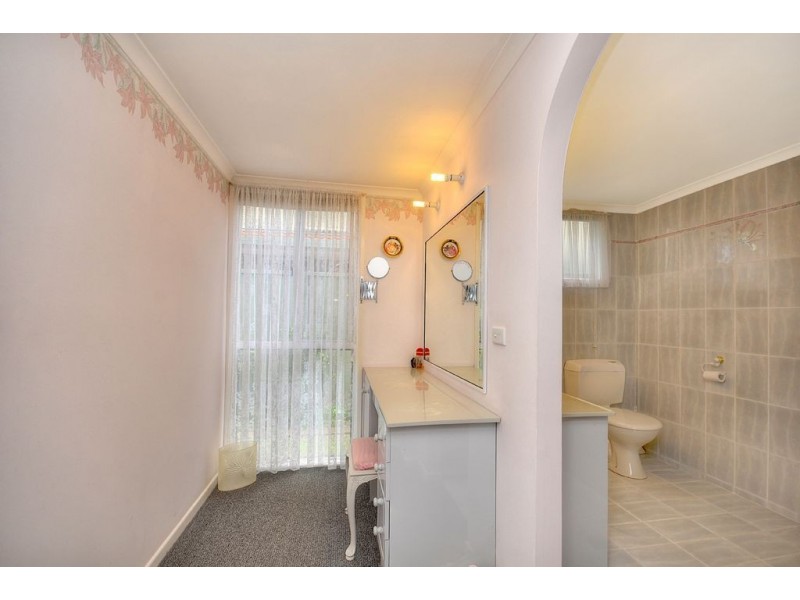 6 Mascala Parade, Mermaid Waters QLD 4218