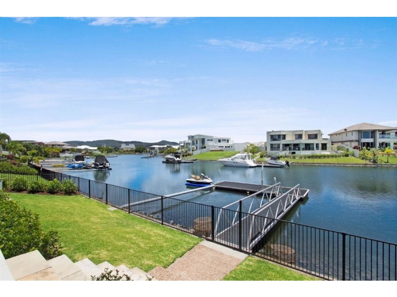 15 Southaven Drive, Helensvale QLD 4212