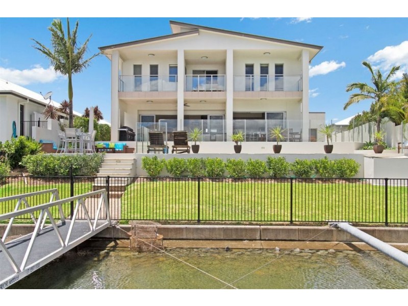 15 Southaven Drive, Helensvale QLD 4212