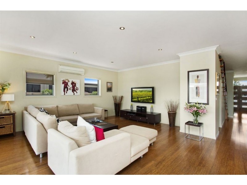 15 Southaven Drive, Helensvale QLD 4212