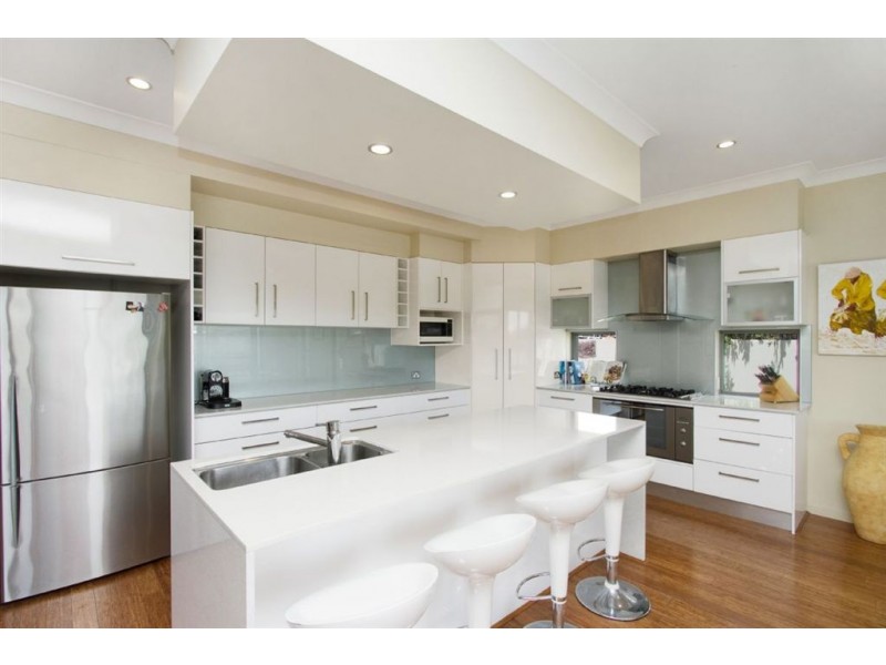 15 Southaven Drive, Helensvale QLD 4212