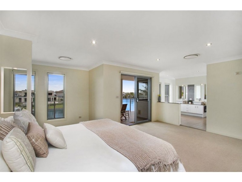 15 Southaven Drive, Helensvale QLD 4212