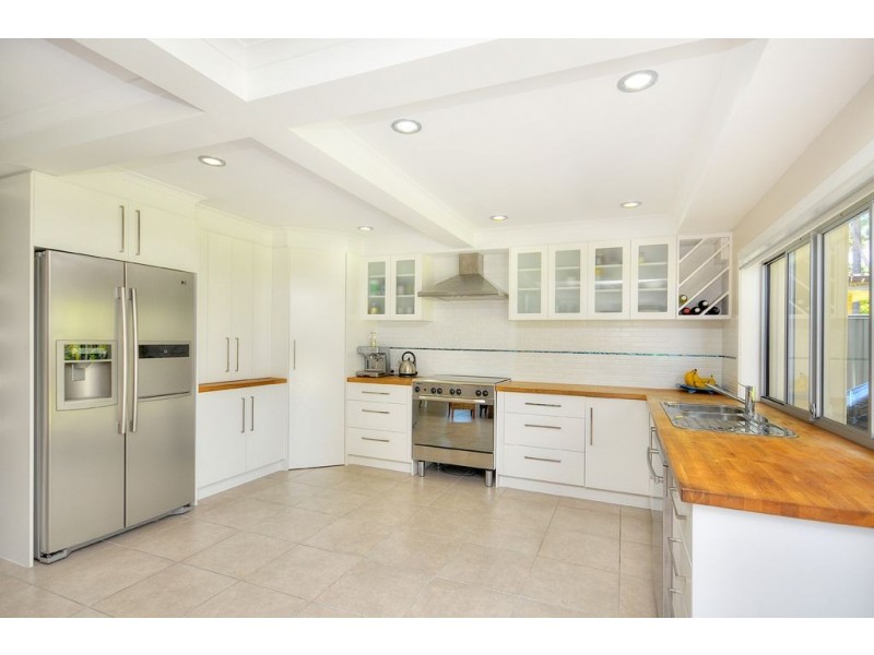 12 Annerley Avenue, Runaway Bay QLD 4216