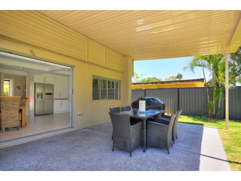 12 Annerley Avenue, Runaway Bay QLD 4216