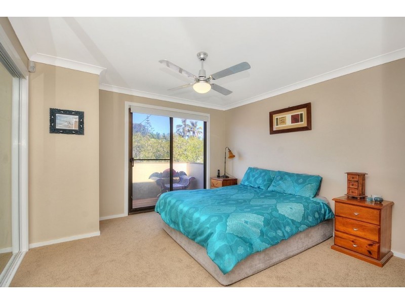 12 Annerley Avenue, Runaway Bay QLD 4216