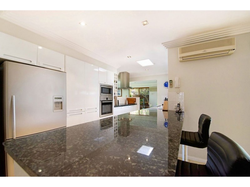 39 Sundown Drive, Paradise Point QLD 4216