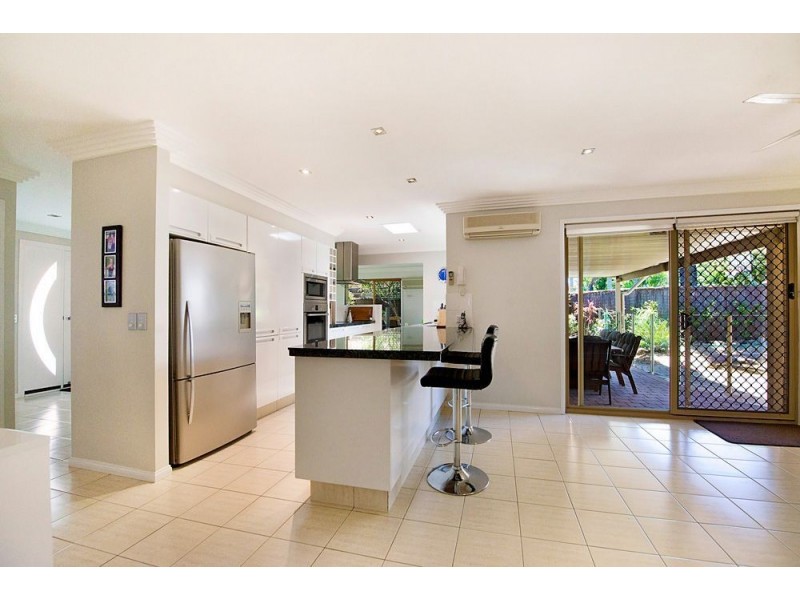 39 Sundown Drive, Paradise Point QLD 4216