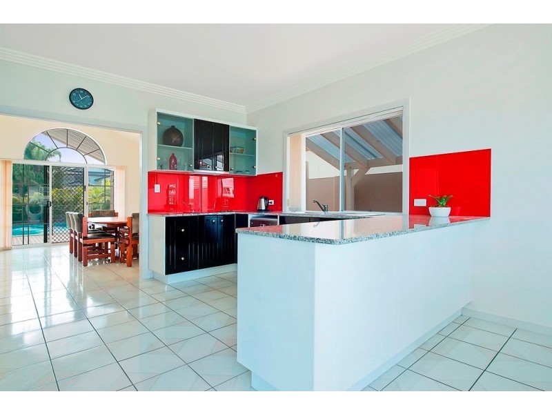 52 Pebble Beach Drive, Runaway Bay QLD 4216