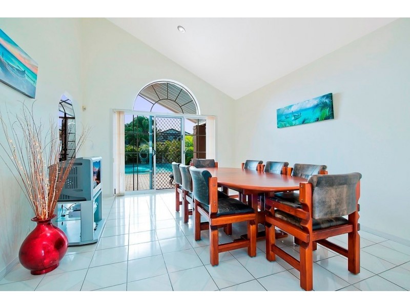 52 Pebble Beach Drive, Runaway Bay QLD 4216