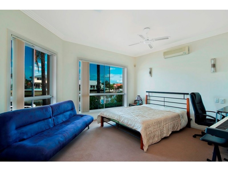 52 Pebble Beach Drive, Runaway Bay QLD 4216