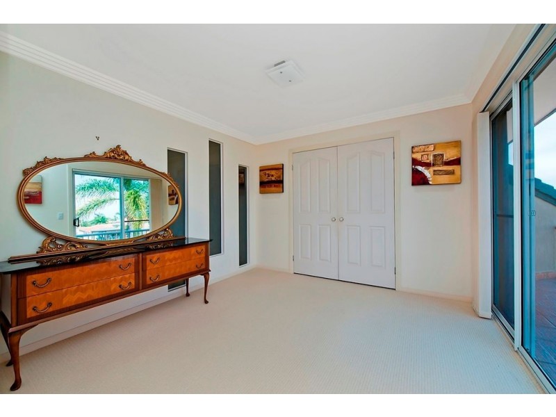 52 Pebble Beach Drive, Runaway Bay QLD 4216