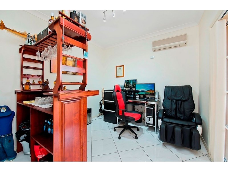 52 Pebble Beach Drive, Runaway Bay QLD 4216