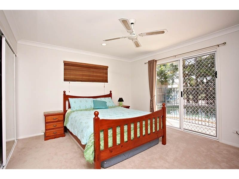 7 Ensenada Court, Broadbeach Waters QLD 4218