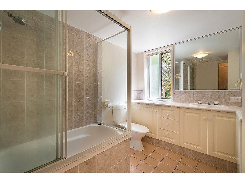 10/16 Djerral Avenue, Burleigh Heads QLD 4220