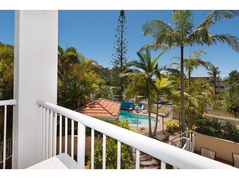 10/16 Djerral Avenue, Burleigh Heads QLD 4220