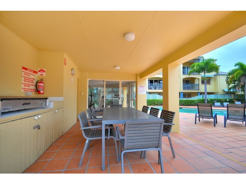 71/88-98 Limetree Parade, Runaway Bay QLD 4216