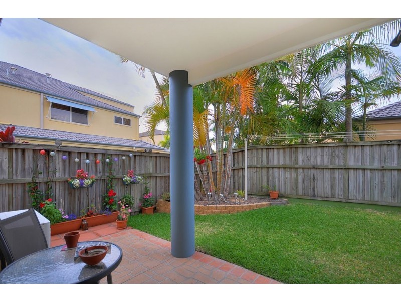 71/88-98 Limetree Parade, Runaway Bay QLD 4216