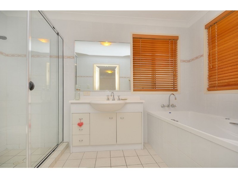 71/88-98 Limetree Parade, Runaway Bay QLD 4216