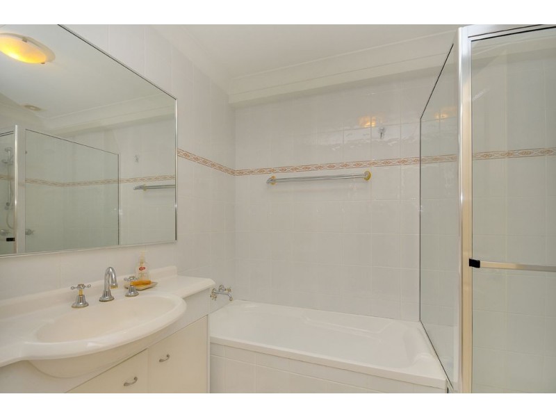 71/88-98 Limetree Parade, Runaway Bay QLD 4216