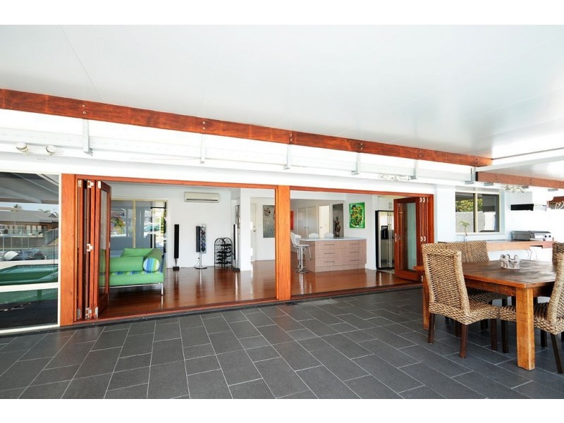 10 Drysdale Place, Paradise Point QLD 4216