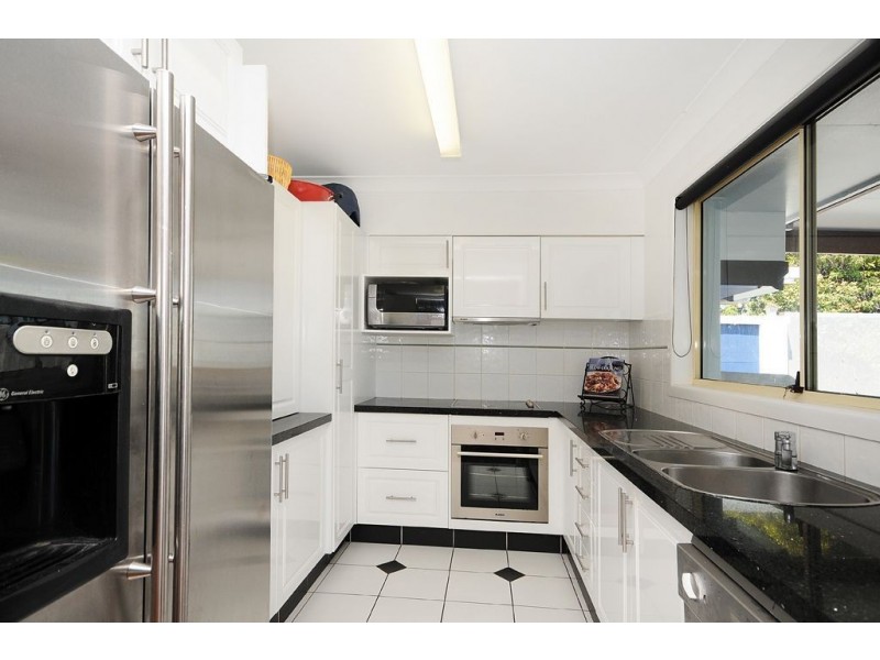 10 Drysdale Place, Paradise Point QLD 4216