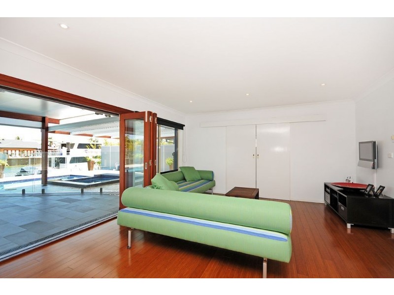 10 Drysdale Place, Paradise Point QLD 4216