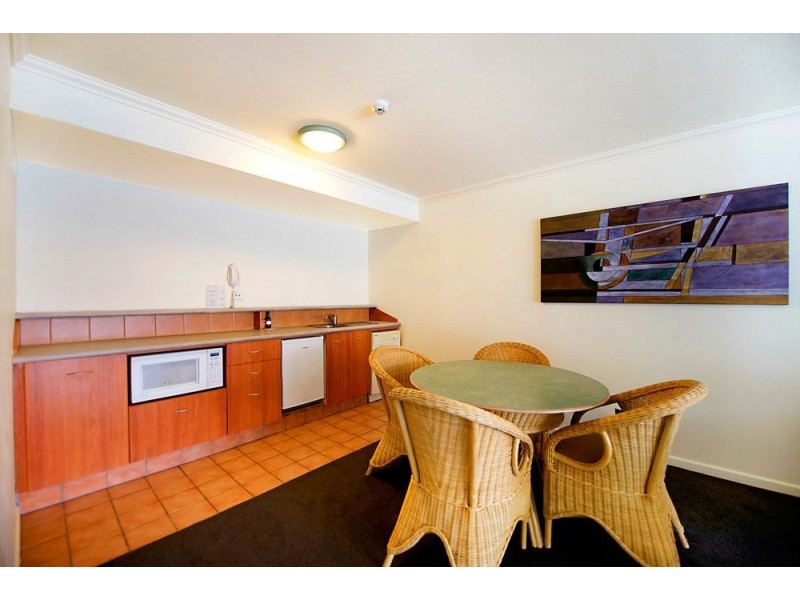 132 Ferny Avenue, Surfers Paradise QLD 4217