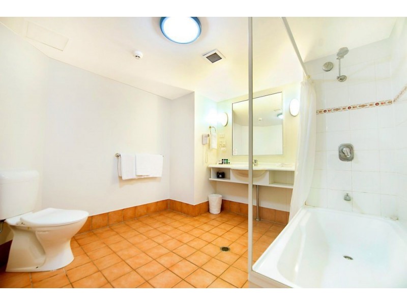 132 Ferny Avenue, Surfers Paradise QLD 4217