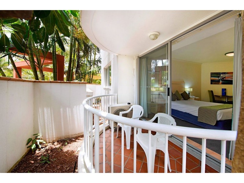132 Ferny Avenue, Surfers Paradise QLD 4217
