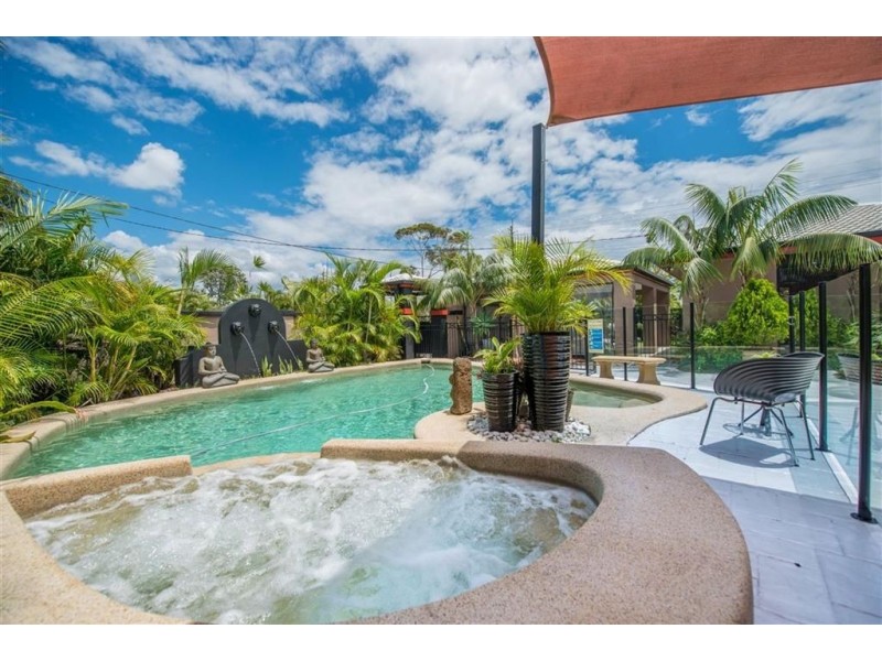 38 T E Peters Drive, Broadbeach Waters QLD 4218