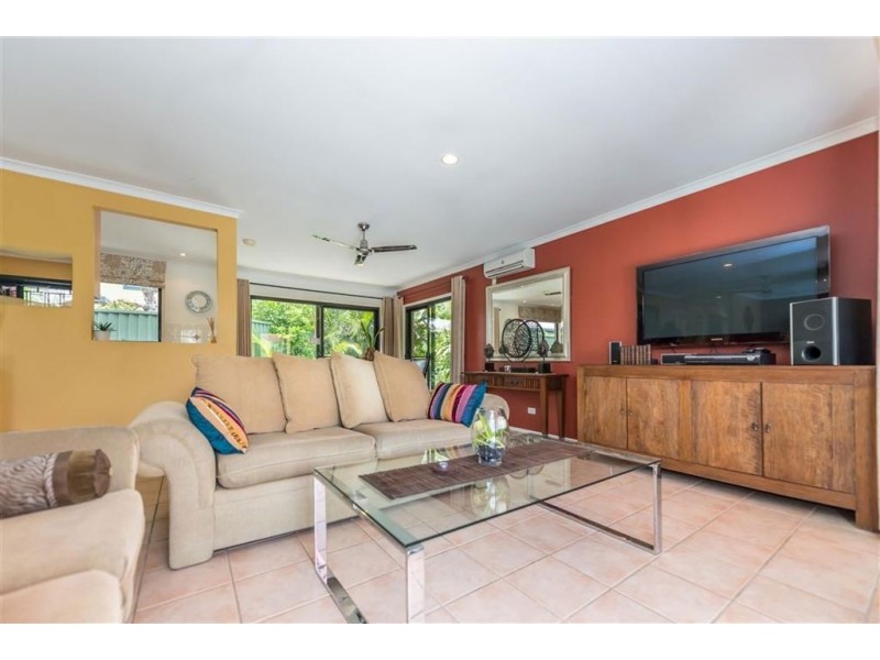 38 T E Peters Drive, Broadbeach Waters QLD 4218