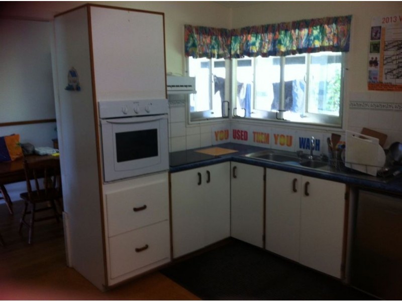 20 Neville Ave, Southport QLD 4215