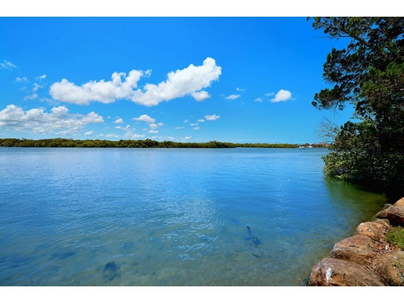 221/125 Hansford Road, Coombabah QLD 4216