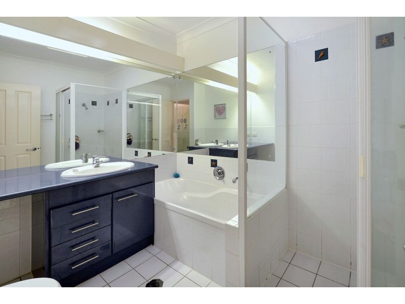 221/125 Hansford Road, Coombabah QLD 4216