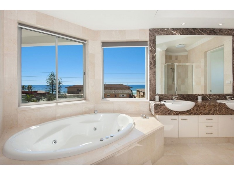 Villa 1/114 Albatross Avenue, Mermaid Beach QLD 4218